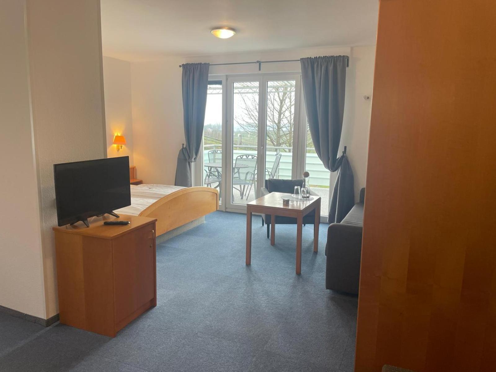 Hotel Berghof Albersweiler ภายนอก รูปภาพ